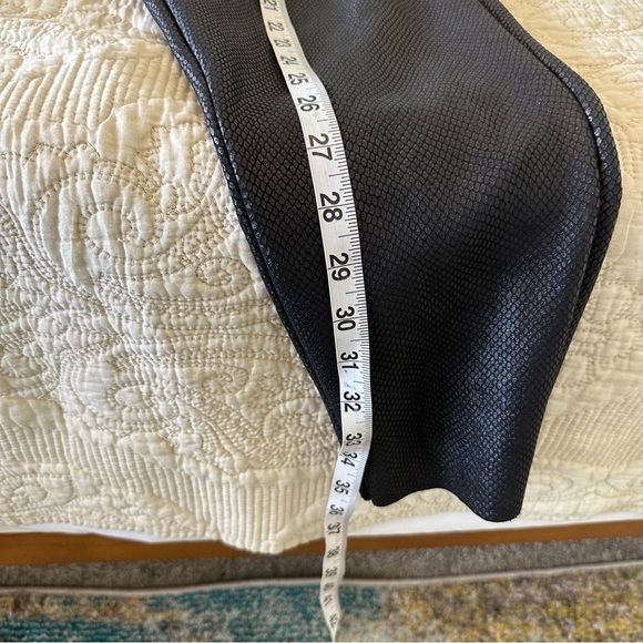 Tahari faux leather snakeskin black leggings slim zip pants dressy trousers L - Picture 5 of 11